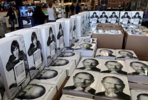2011-Amazon-top-10-best-selling-books-Steve-Jobs-bio