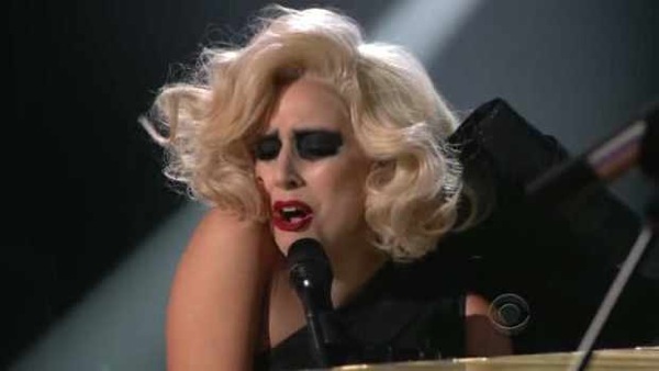 Lady-Gaga-and-Sugarland-You-and-I